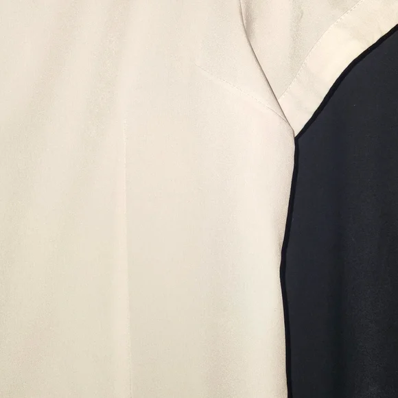 Atnlewhit White Fitted Blouse - Picture 2 of 4